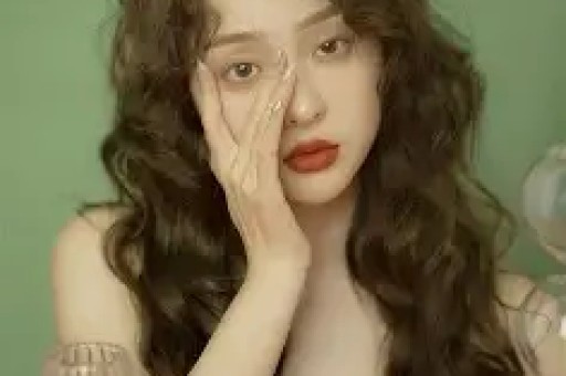 不顾央视警告顶风作案与刘涛传出绯闻的杨烁成了“跳梁小丑”